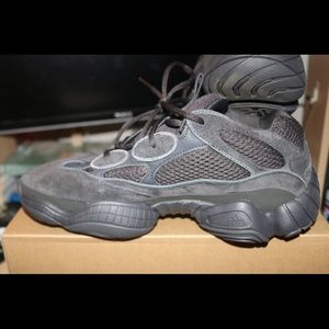 Yeezy 500 utility black